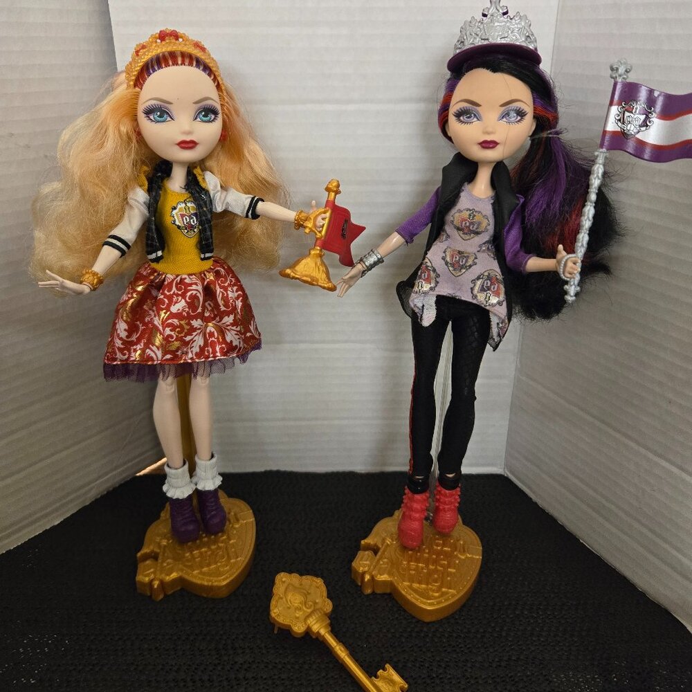 PICK ❤ Ever After High Lot Apple White OR Raven Queen School Spirit stands - Picture 2 of 2